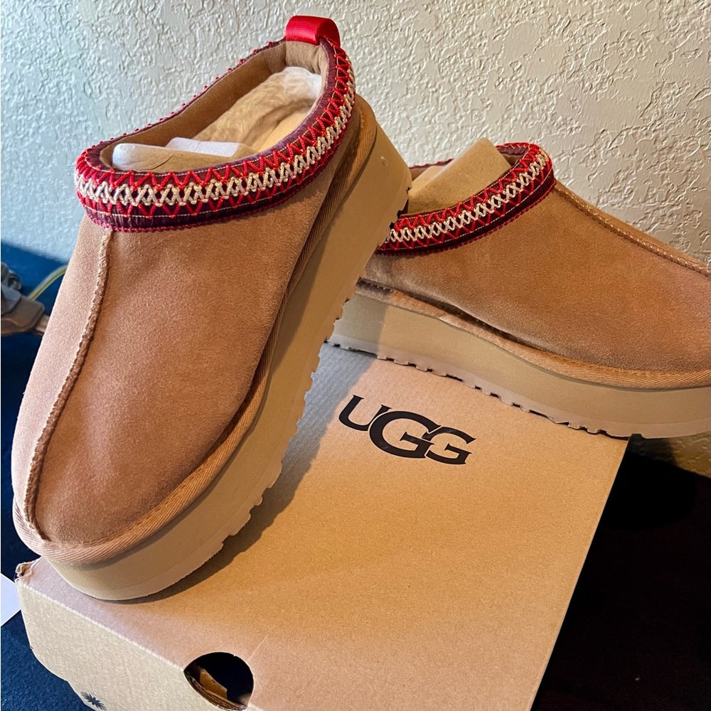 UGG TAZZ Women’s Slippers Size 8- CHESTNUT 
AUTHENTIC-Sold out on website